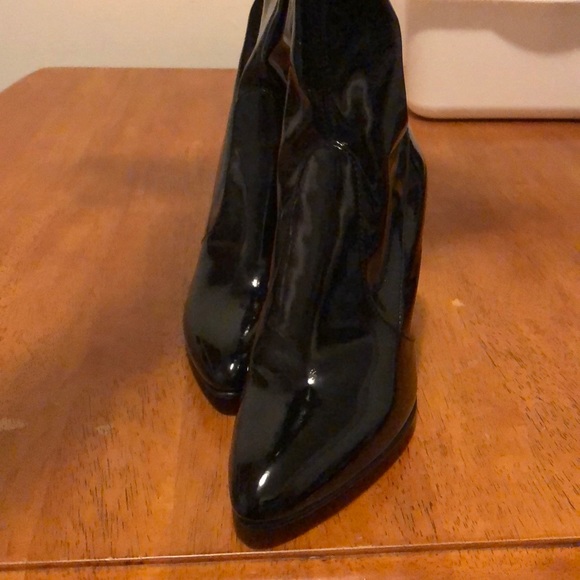 Stuart Weizman Boots - Picture 3 of 4